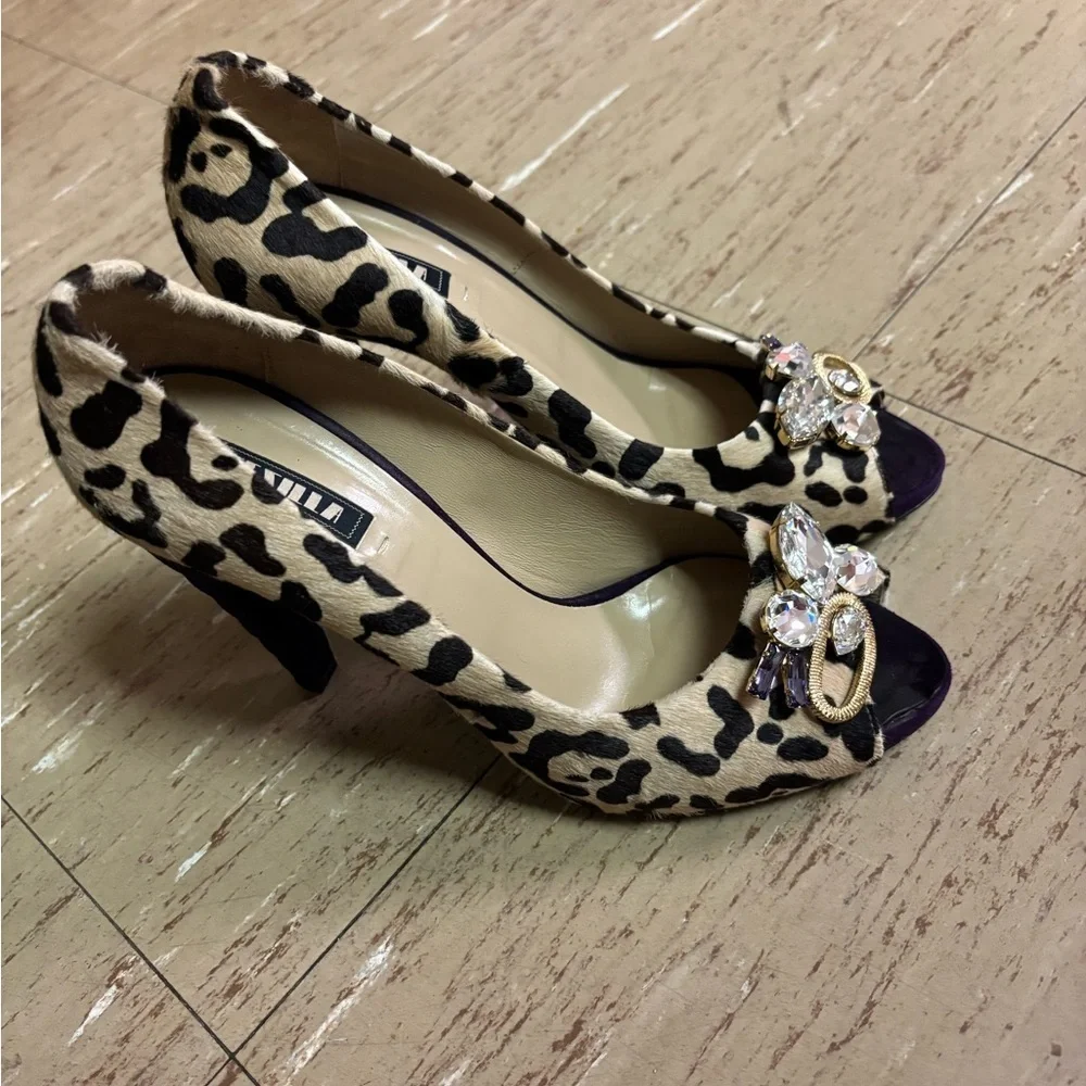 Vintage Le Silla Luxury Leopard Print Gemstone Peep Toe Heels Size 40